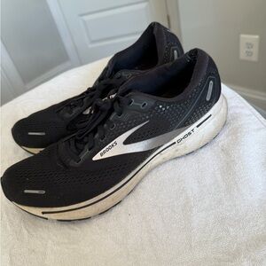 Brooks Men's Ghost 14 Black and White Athletic Shoes